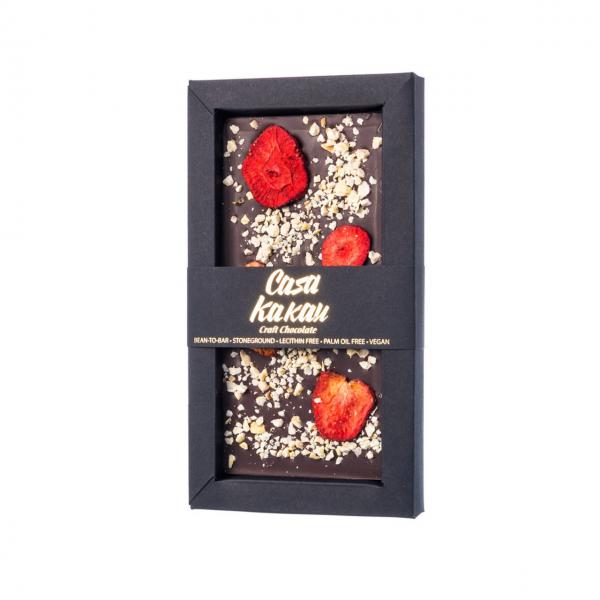 Casa Kakau craft chocolate with strawberry and hazelnut 70g.